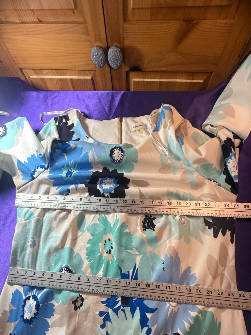 πCalvin Klein Oversized Blue & Teal Floral Pattern Dress with 3/4 Bell Sleeves - Picture 10 of 14